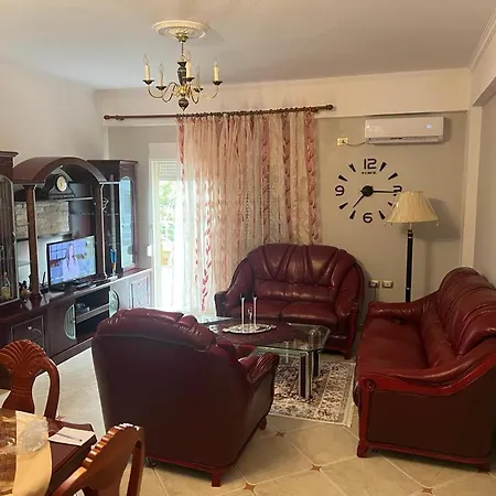 Leo Apartment *